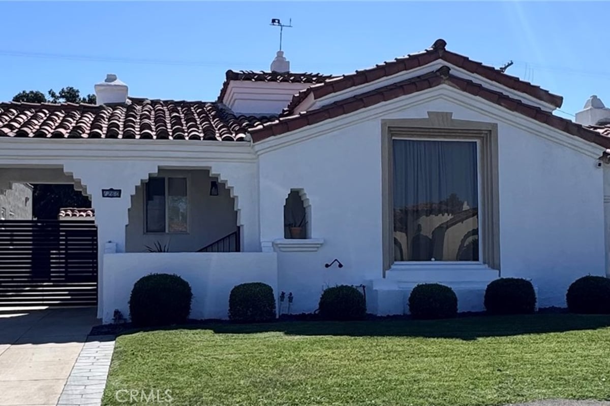 1260 W 81st, Los Angeles, CA 90044 — photo 1 of 27