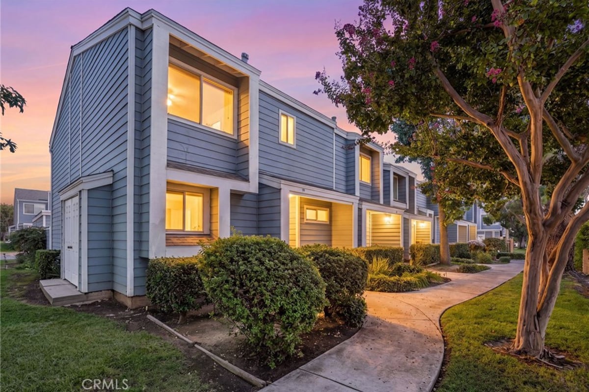 15735 Nordhoff Street 19, North Hills, CA 91343 — photo 1 of 51