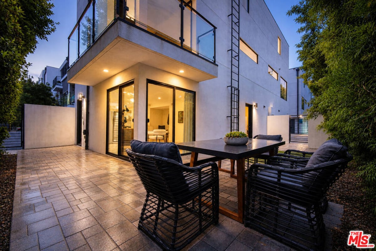 11614 Colfax Meadow Lane, Studio City, CA 91604 — photo 1 of 49