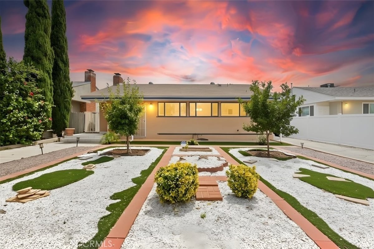 6306 Denny Avenue, North Hollywood, CA 91606 — photo 1 of 36