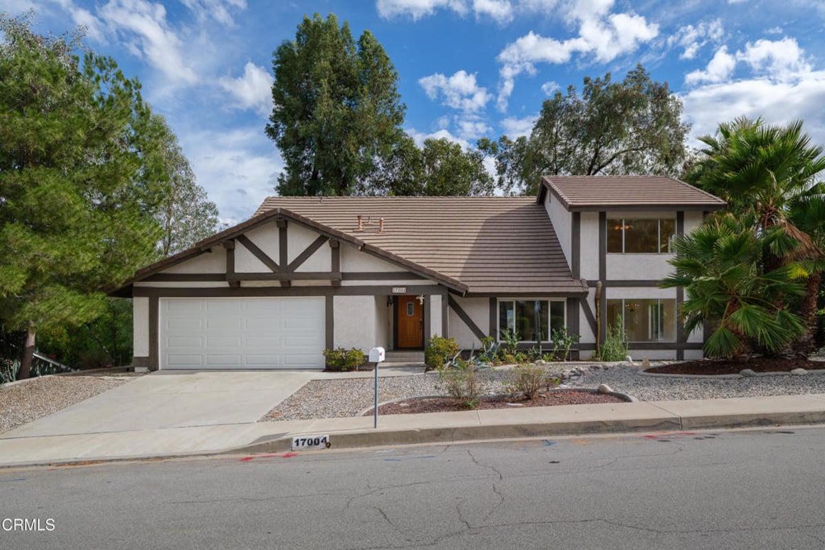 17004 Canvas Street, Santa Clarita, CA 91387 — photo 1 of 35