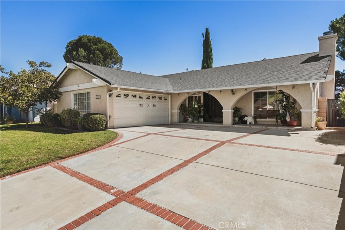 28128 Winterdale Drive, Canyon Country, CA 91387 — photo 1 of 24