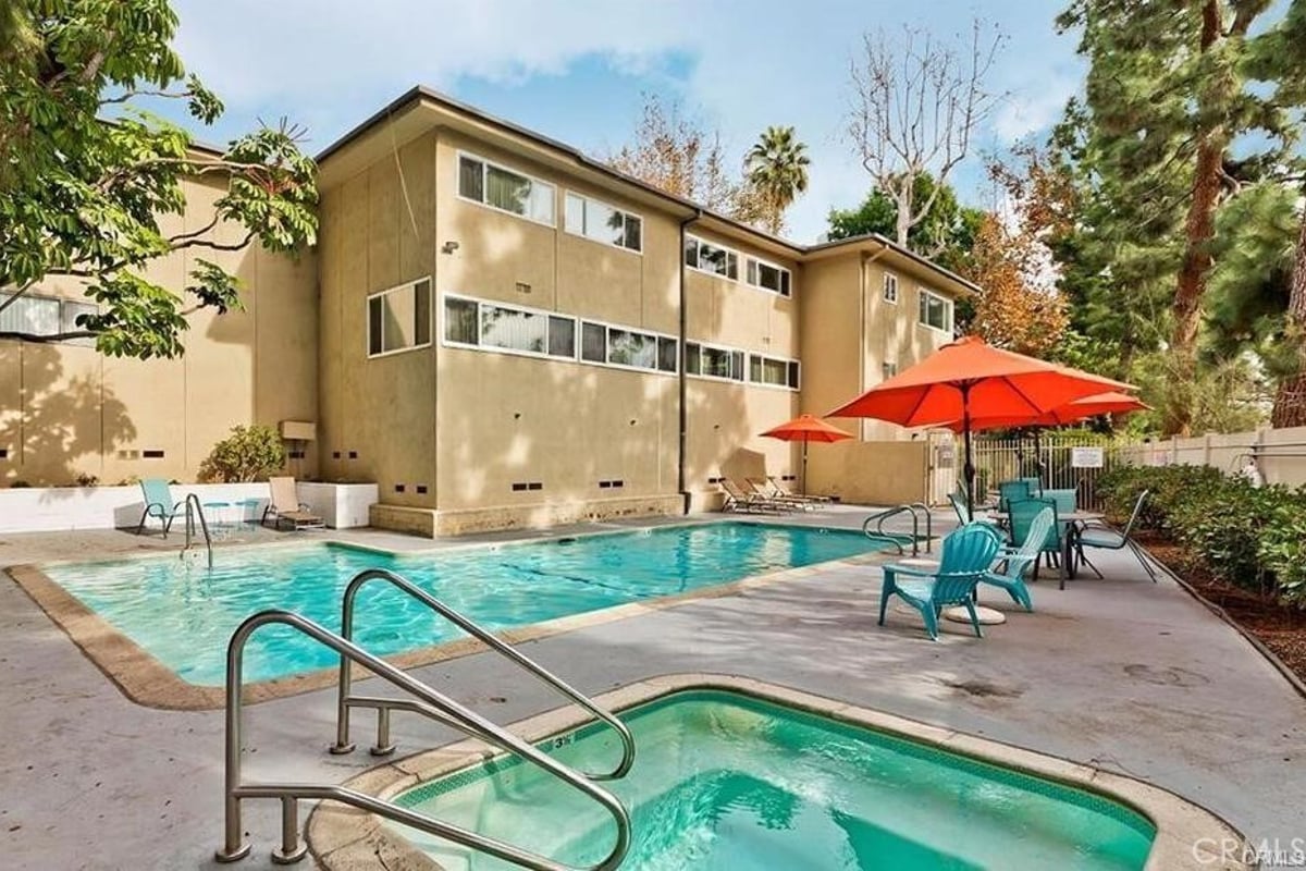 11138 Aqua Vista, Studio City, CA 91602 — photo 1 of 23
