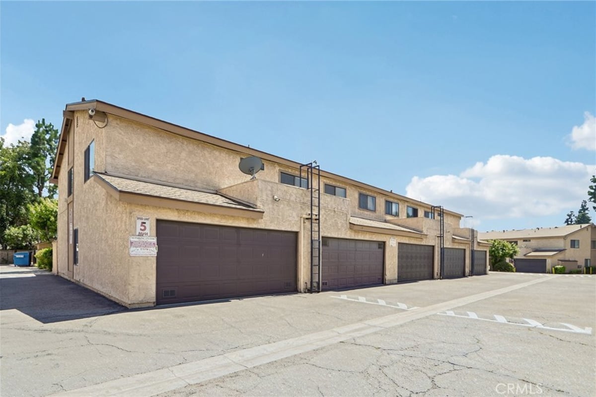 9600 Sylmar Avenue 19, Panorama City, CA 91402 — photo 1 of 30