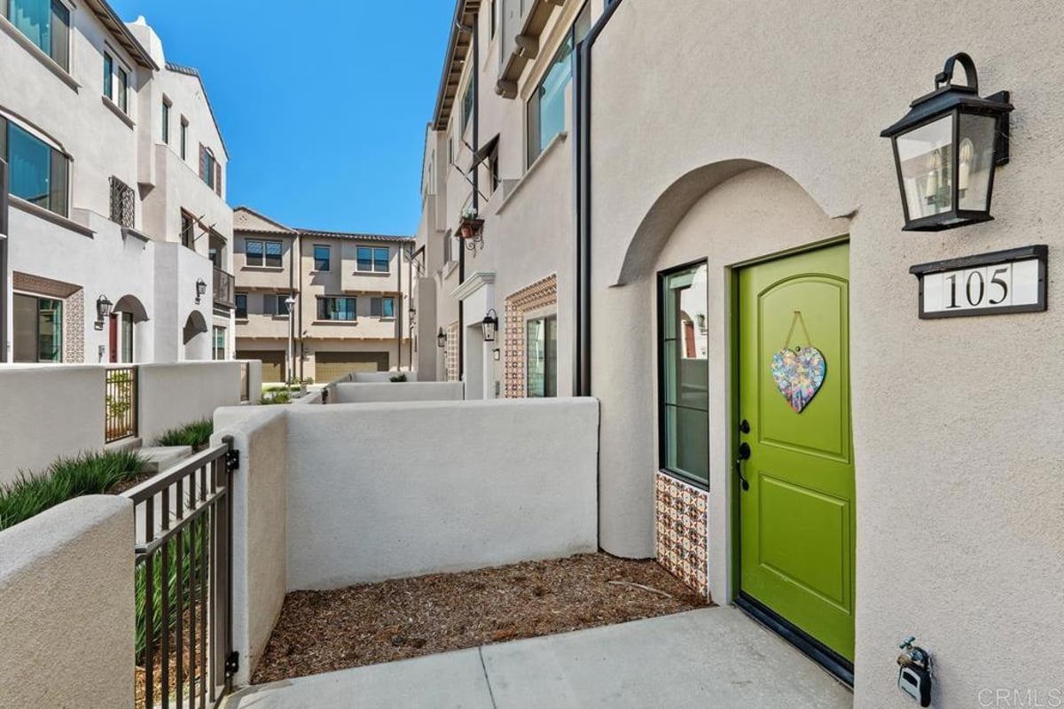 105 Kimberwick Court, Burbank, CA 91506 — photo 1 of 32