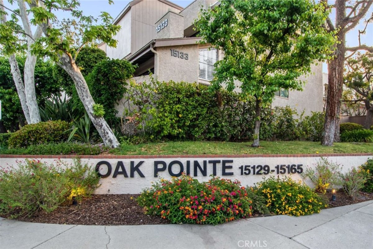 15133 Magnolia Boulevard D, Sherman Oaks, CA 91403 — photo 1 of 17
