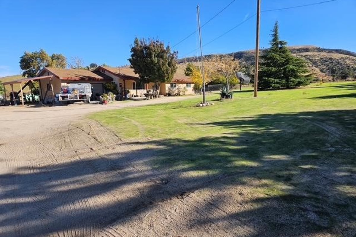 46720 Kings Canyon, Lancaster, CA 93536 — photo 1 of 5