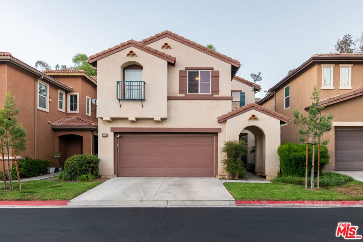 18755 Copper Ridge Way, Santa Clarita, CA 91351 — photo 1 of 36