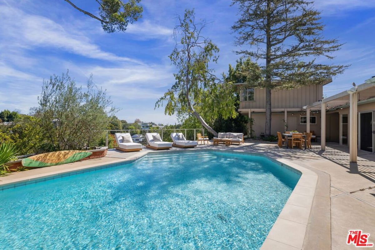 600 Hanley Place, Los Angeles, CA 90049 — photo 1 of 31