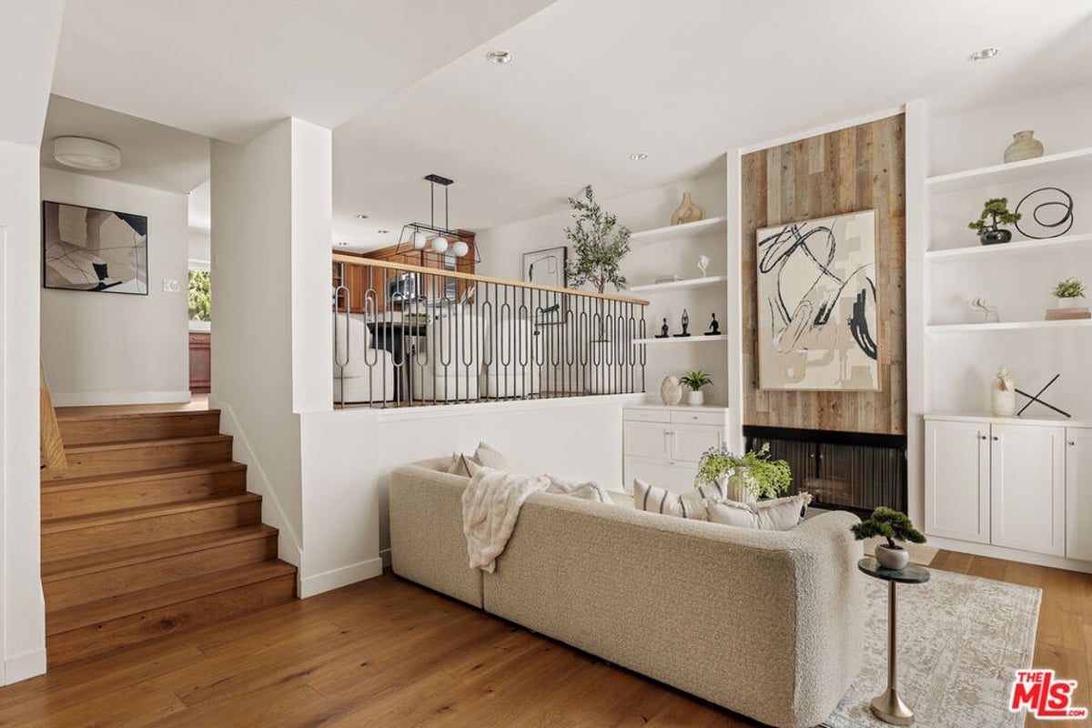 4914 McConnell Avenue 1/2, Los Angeles, CA 90066 — photo 1 of 27