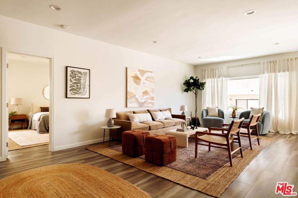 11820 Mayfield Avenue 105, Los Angeles, CA 90049 — photo 1 of 56