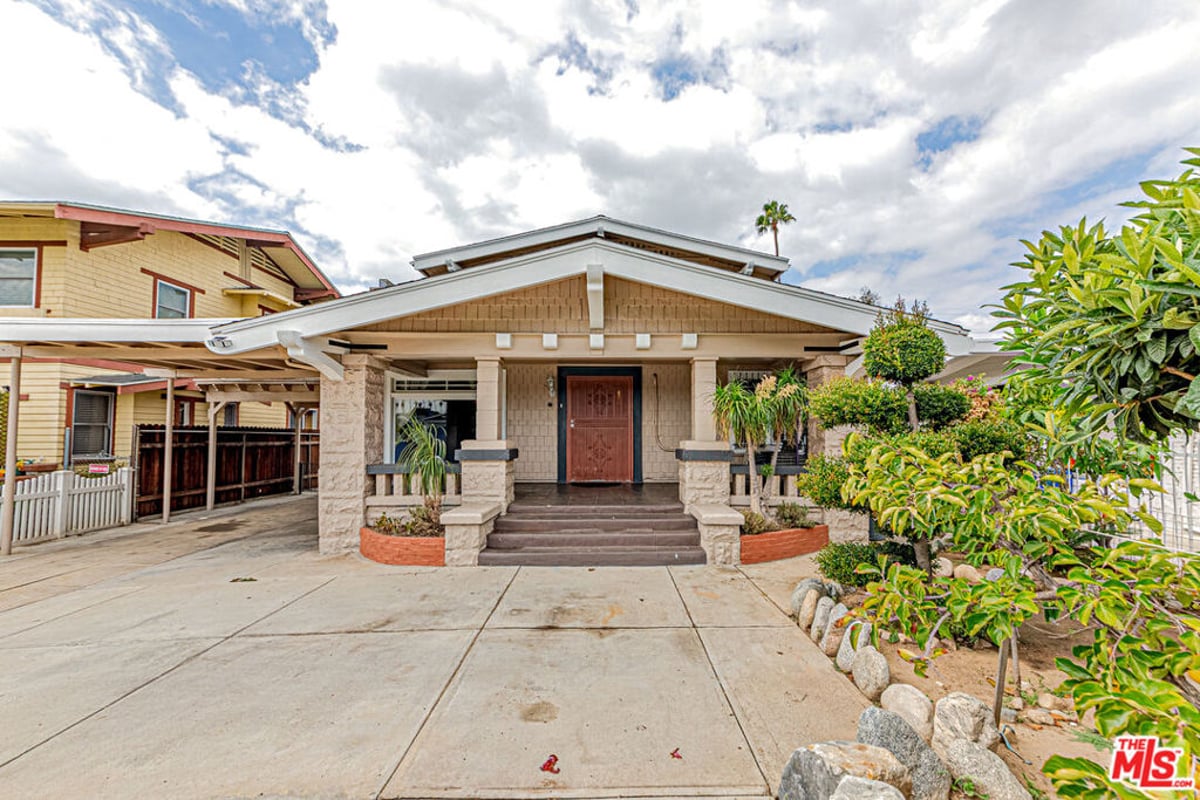 163 S Hobart Boulevard, Los Angeles, CA 90004 — photo 1 of 35