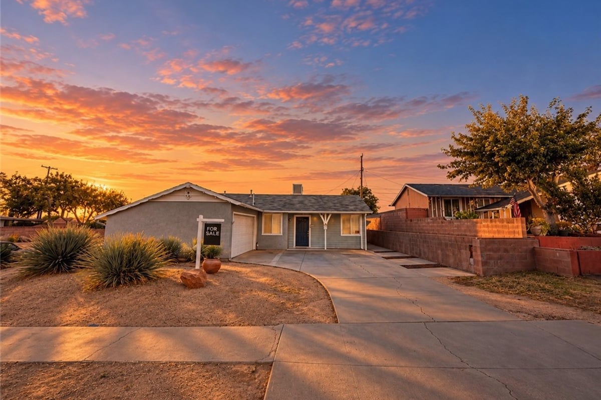 37442 4th st. E, Palmdale, CA 93550 — photo 1 of 29