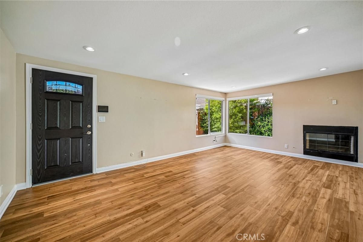 9930 Owensmouth Avenue 10, Chatsworth, CA 91311 — photo 1 of 52