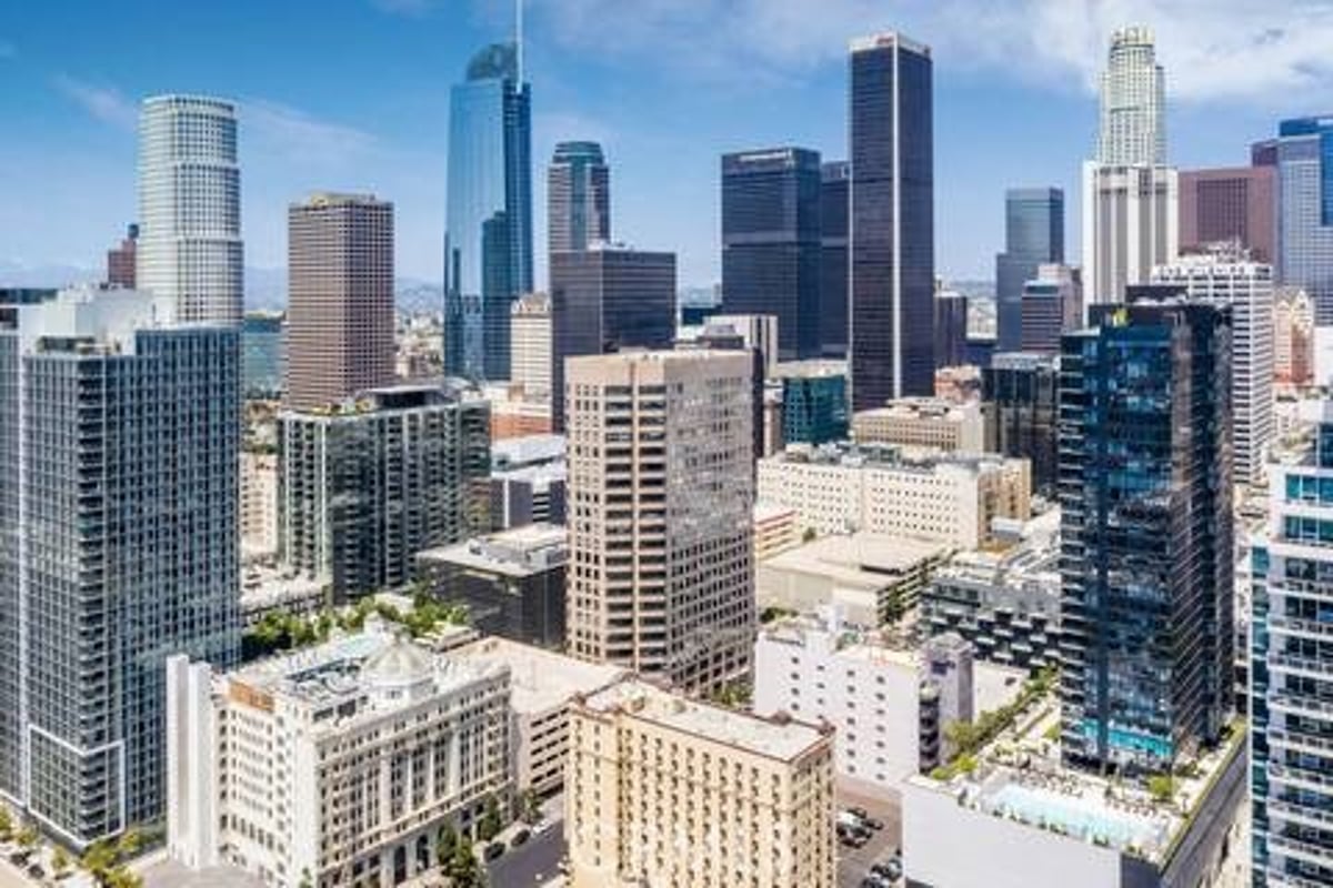 801 S Grand Avenue 2111, Los Angeles, CA 90017 — photo 1 of 6