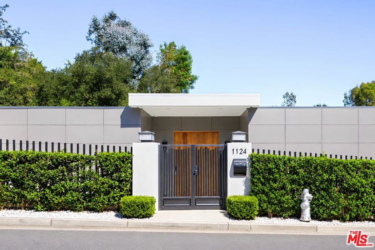 1124 Summit Drive, Beverly Hills, CA 90210 — photo 1 of 30