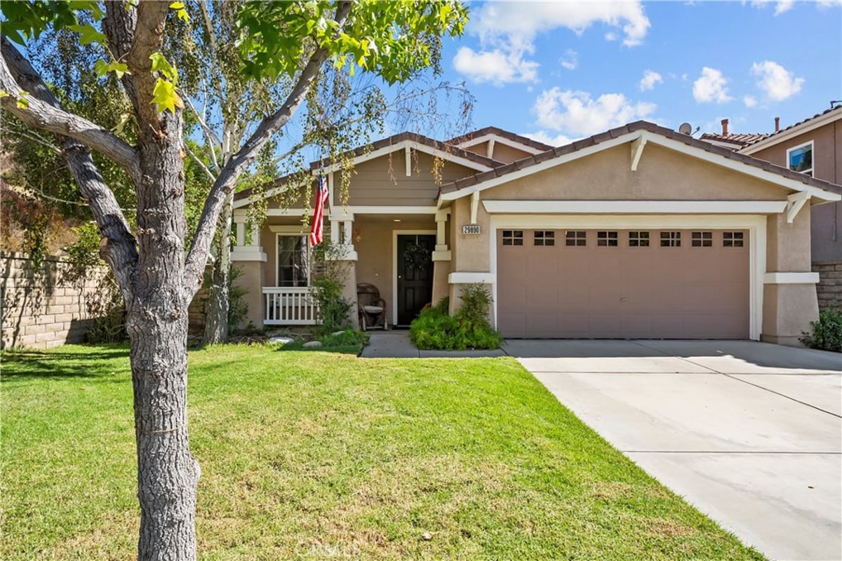 29890 Berkshire, Castaic, CA 91384 — photo 1 of 33