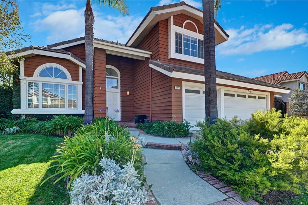 3329 Crazy Horse, Simi Valley, CA 93063 — photo 1 of 38