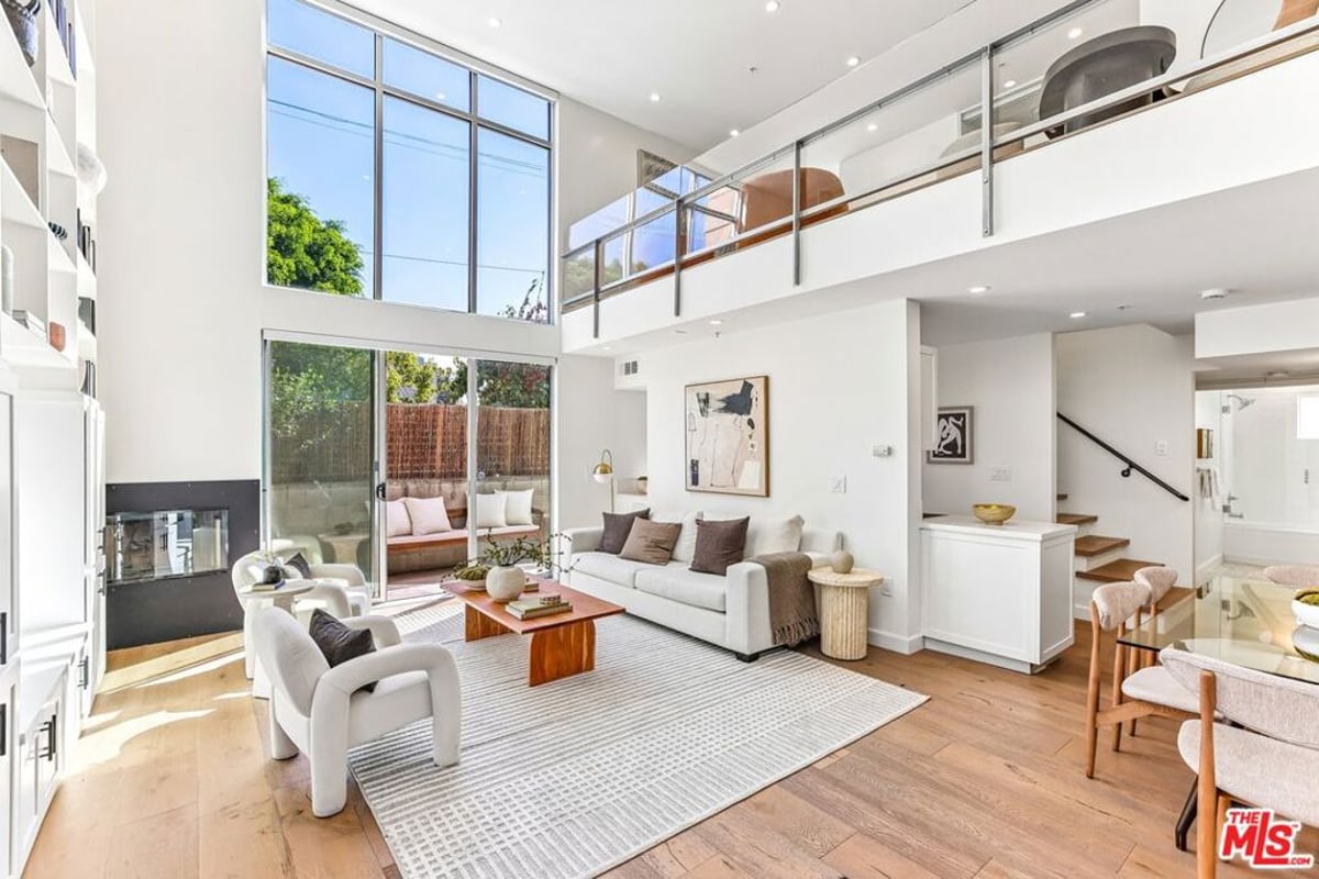5806 Waring Avenue 7, Los Angeles, CA 90038 — photo 1 of 41