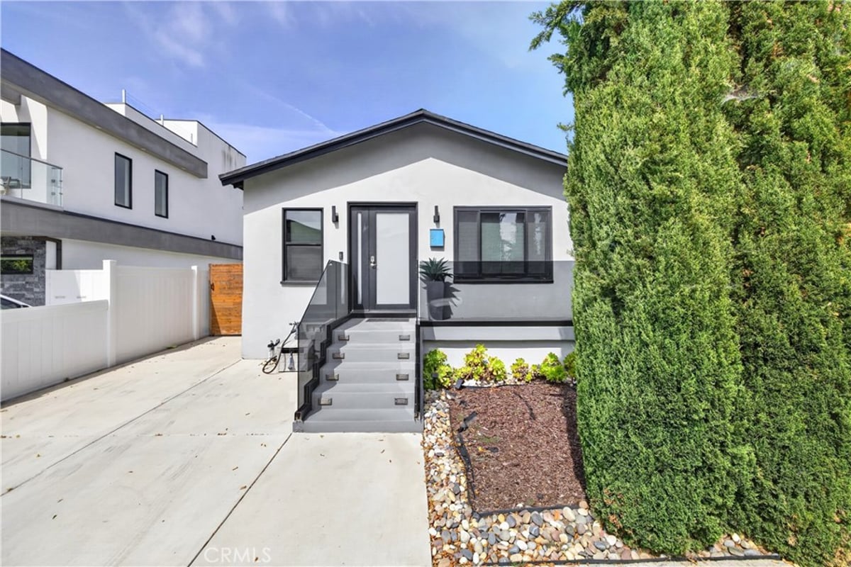 2615 Clyde, Los Angeles, CA 90016 — photo 1 of 25