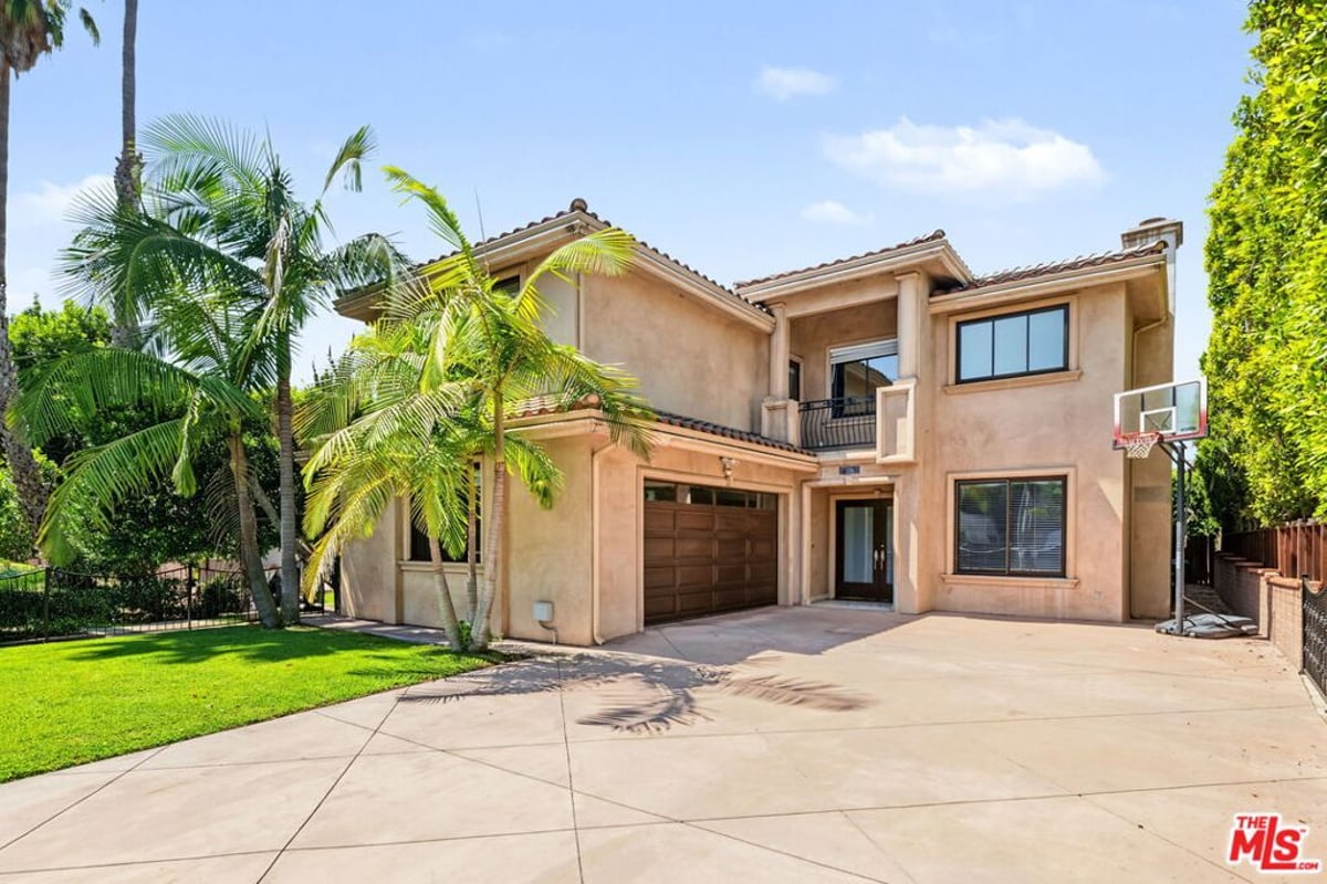 419 N Laurel Avenue, Los Angeles, CA 90048 — photo 1 of 45