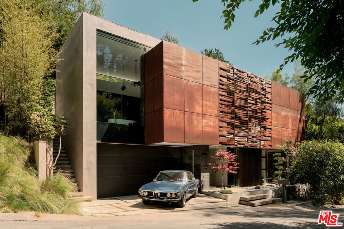 8050 Willow Glen Road, Los Angeles, CA 90046 — photo 1 of 27