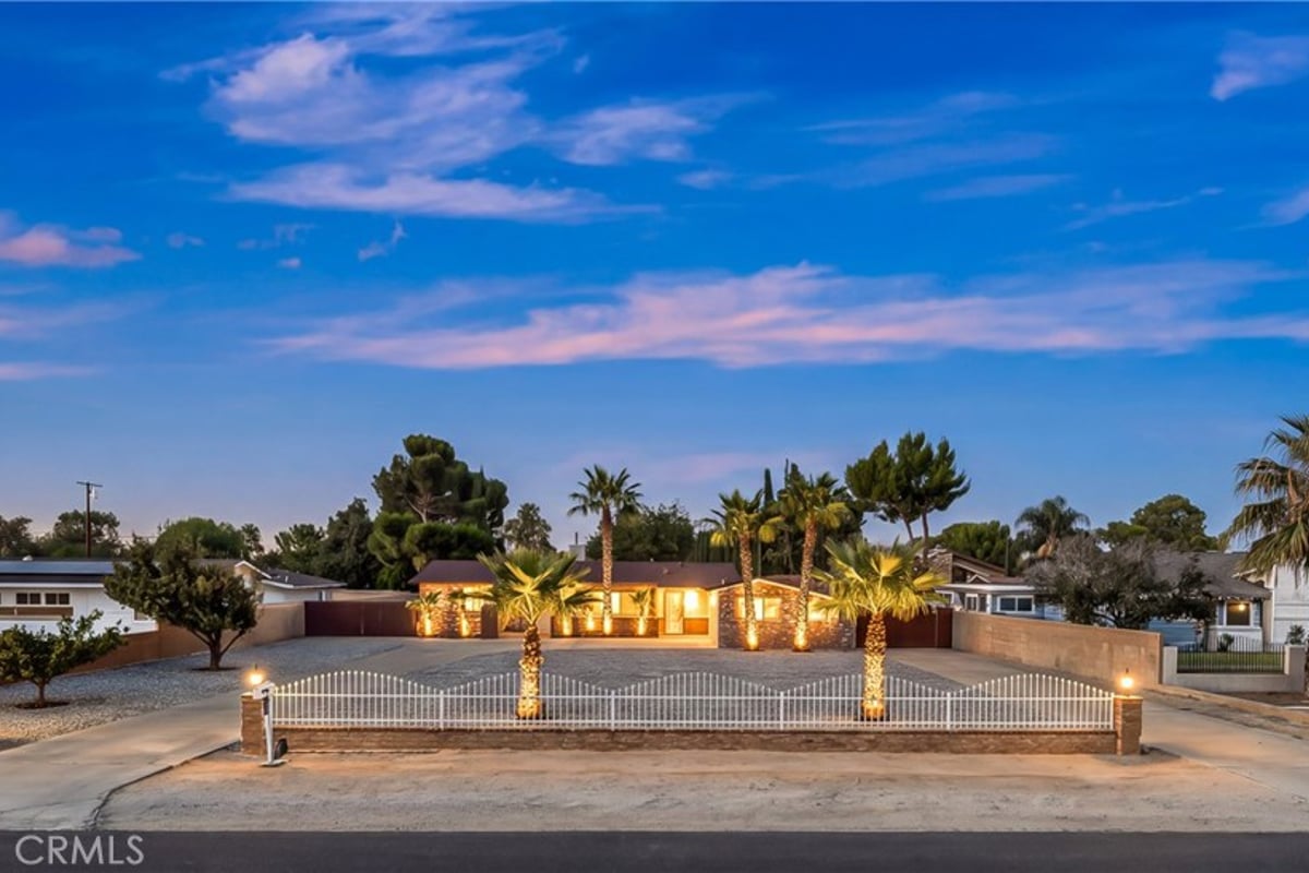 2561 W Avenue K, Lancaster, CA 93536 — photo 1 of 75