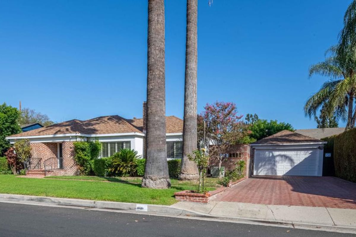 10129 Sarah Street, Toluca Lake, CA 91602 — photo 1 of 64