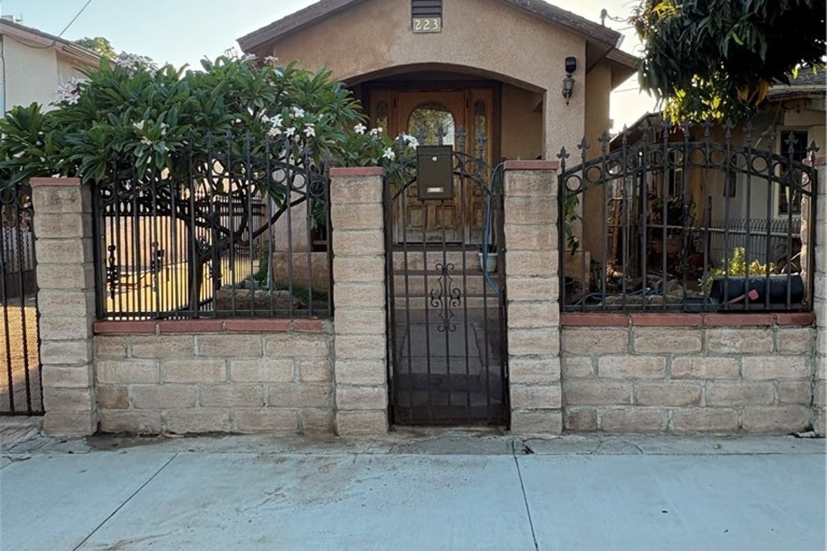 223 S Kern, Los Angeles, CA 90022 — photo 1 of 16