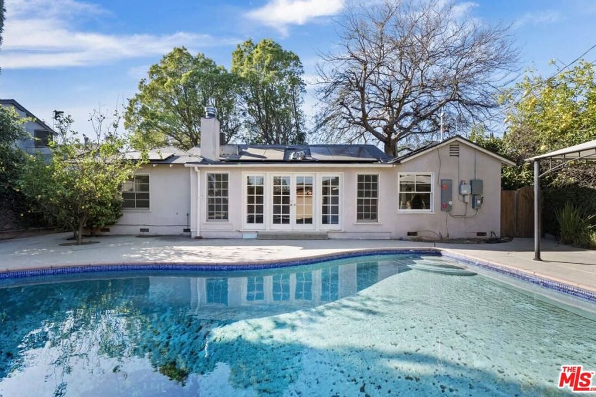 6114 Buffalo Avenue, Van Nuys, CA 91401 — photo 1 of 22