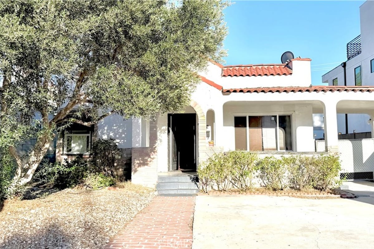 632 N Detroit, West Hollywood, CA 90036 — photo 1 of 4