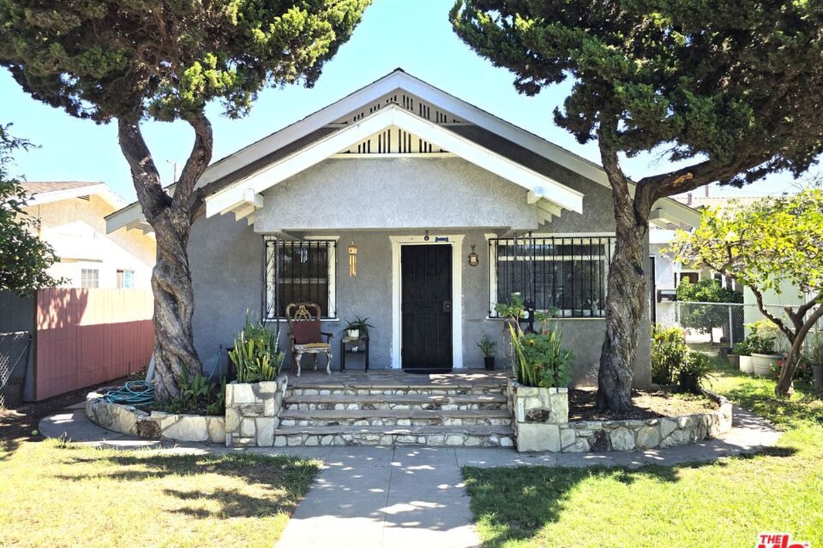 2470 Pasadena Avenue, Long Beach, CA 90806 — photo 1 of 10