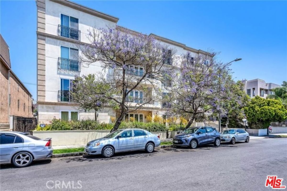 9049 Alcott Street 204, Los Angeles, CA 90035 — photo 1 of 29