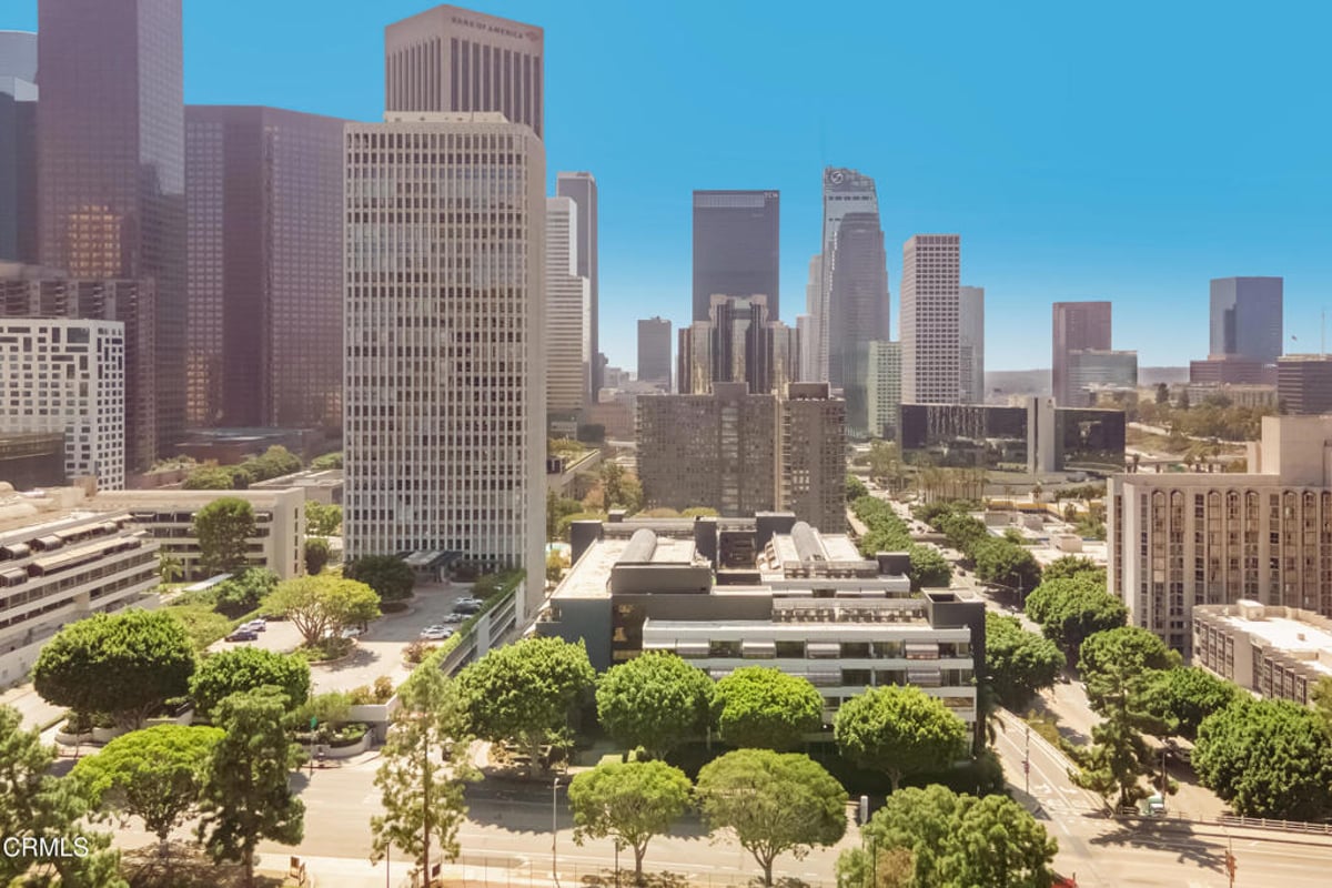 880 W 1st Street 618, Los Angeles, CA 90012 — photo 1 of 37
