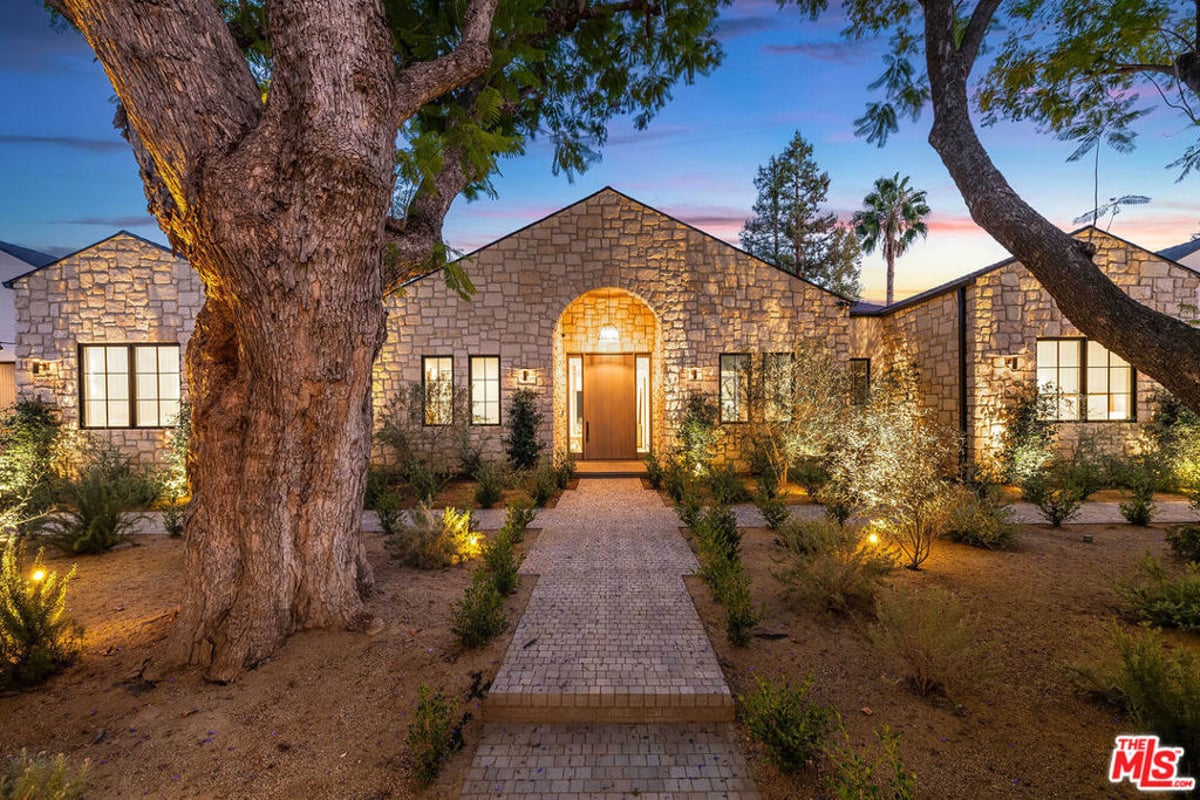 19024 Sprague Street, Tarzana, CA 91356 — photo 1 of 71