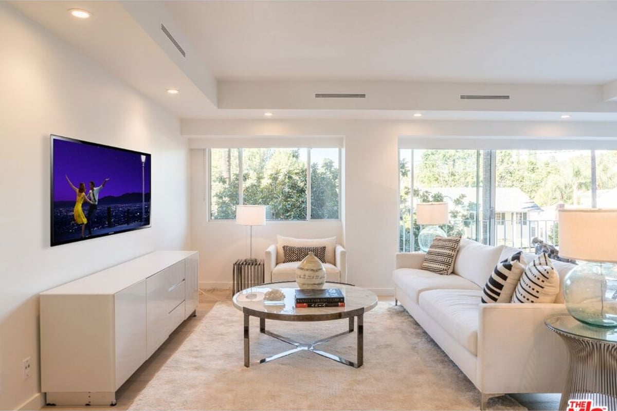838 N Doheny Drive 302, West Hollywood, CA 90069 — photo 1 of 16