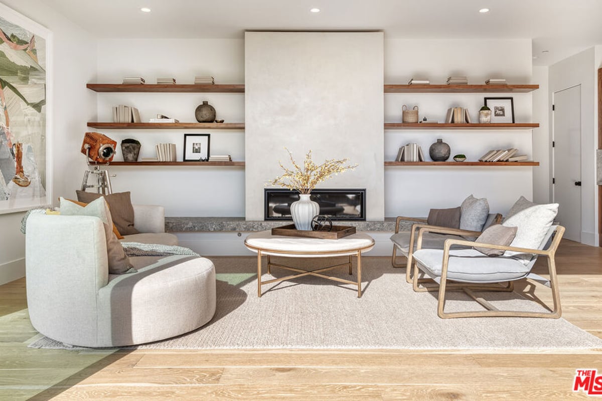 3985 Mclaughlin Avenue, Los Angeles, CA 90066 — photo 1 of 33
