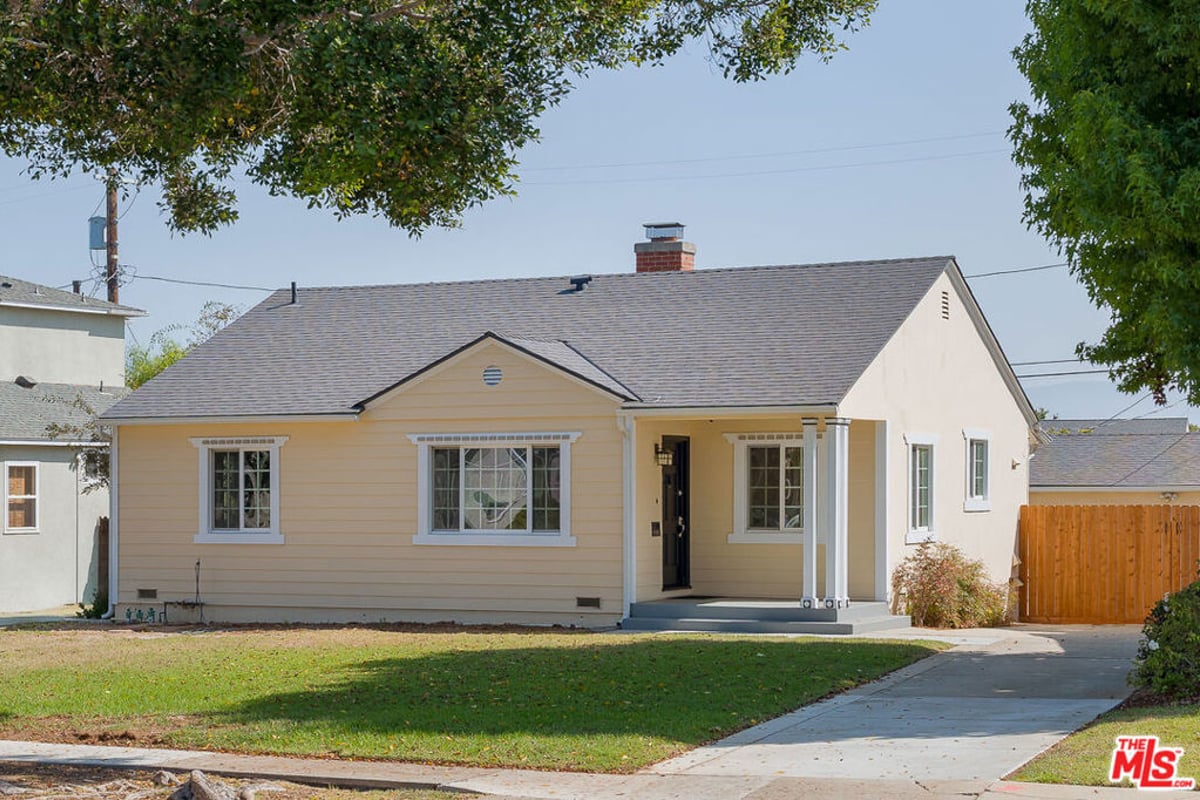 3152 Grand View Boulevard, Los Angeles, CA 90066 — photo 1 of 17