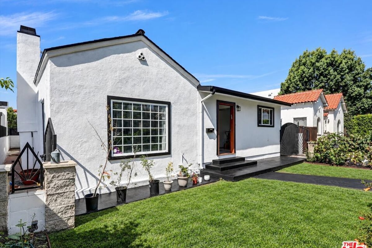 607 N Fuller Avenue, Los Angeles, CA 90036 — photo 1 of 26