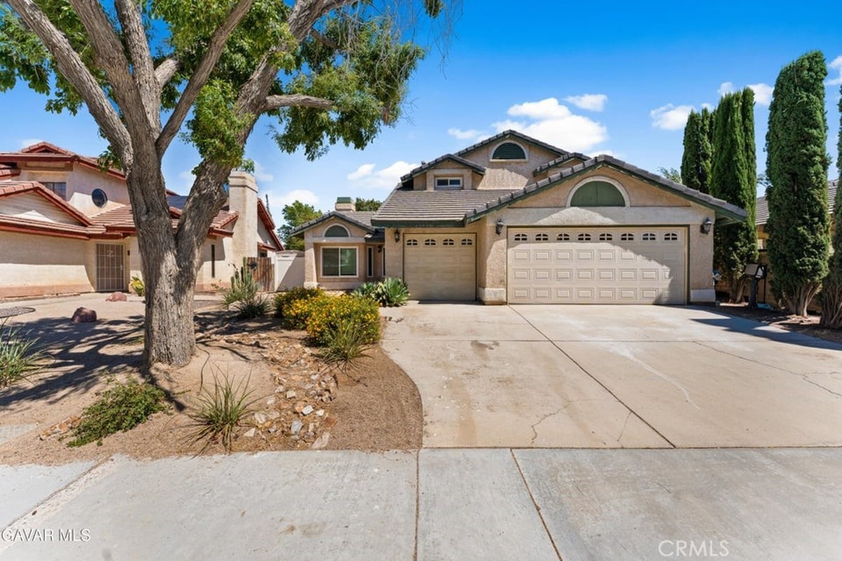 42910 Burlwood, Lancaster, CA 93536 — photo 1 of 33