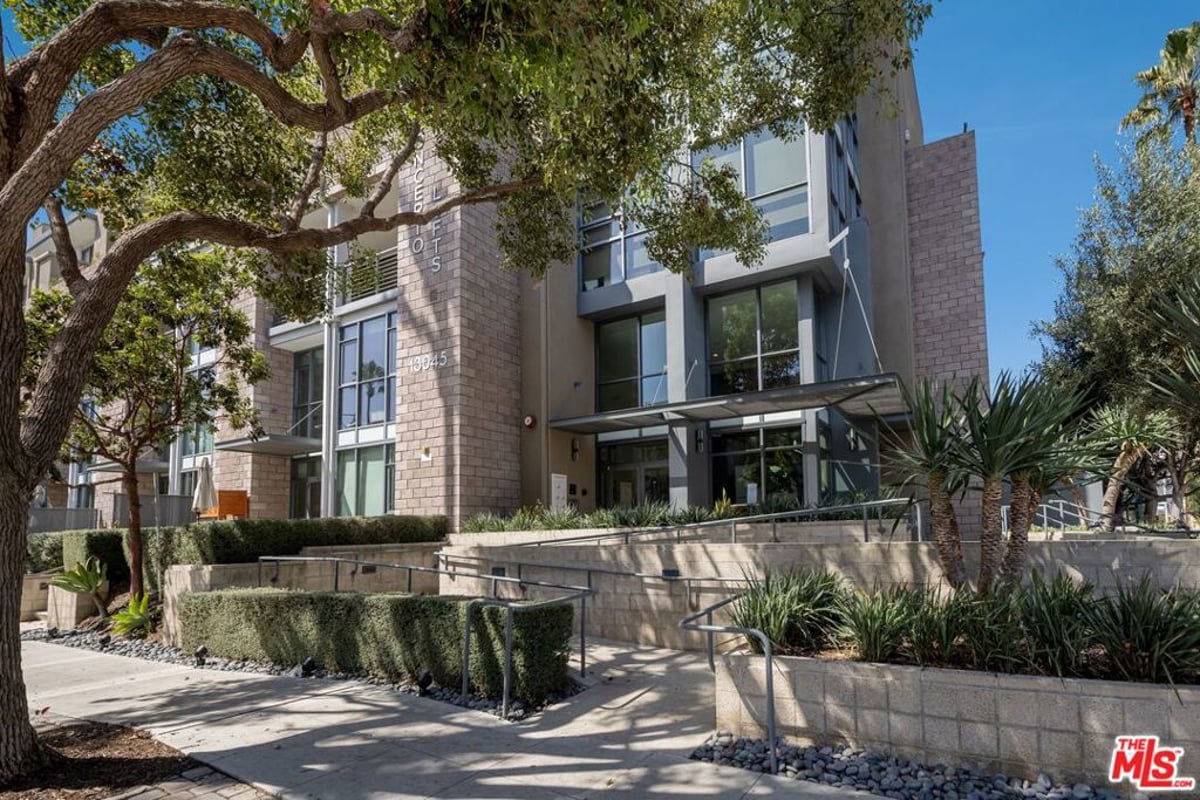 13045 Pacific 117, Los Angeles, CA 90094 — photo 1 of 33