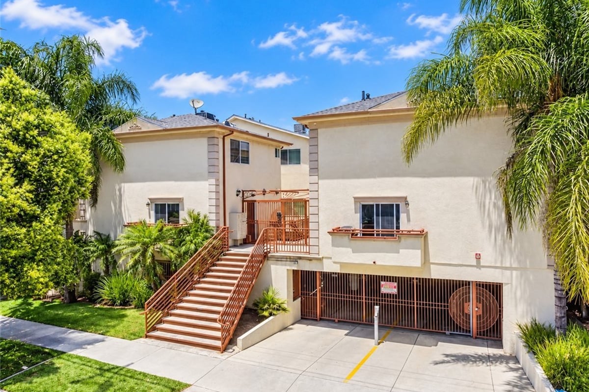 15053 Victory 10, Van Nuys, CA 91411 — photo 1 of 15