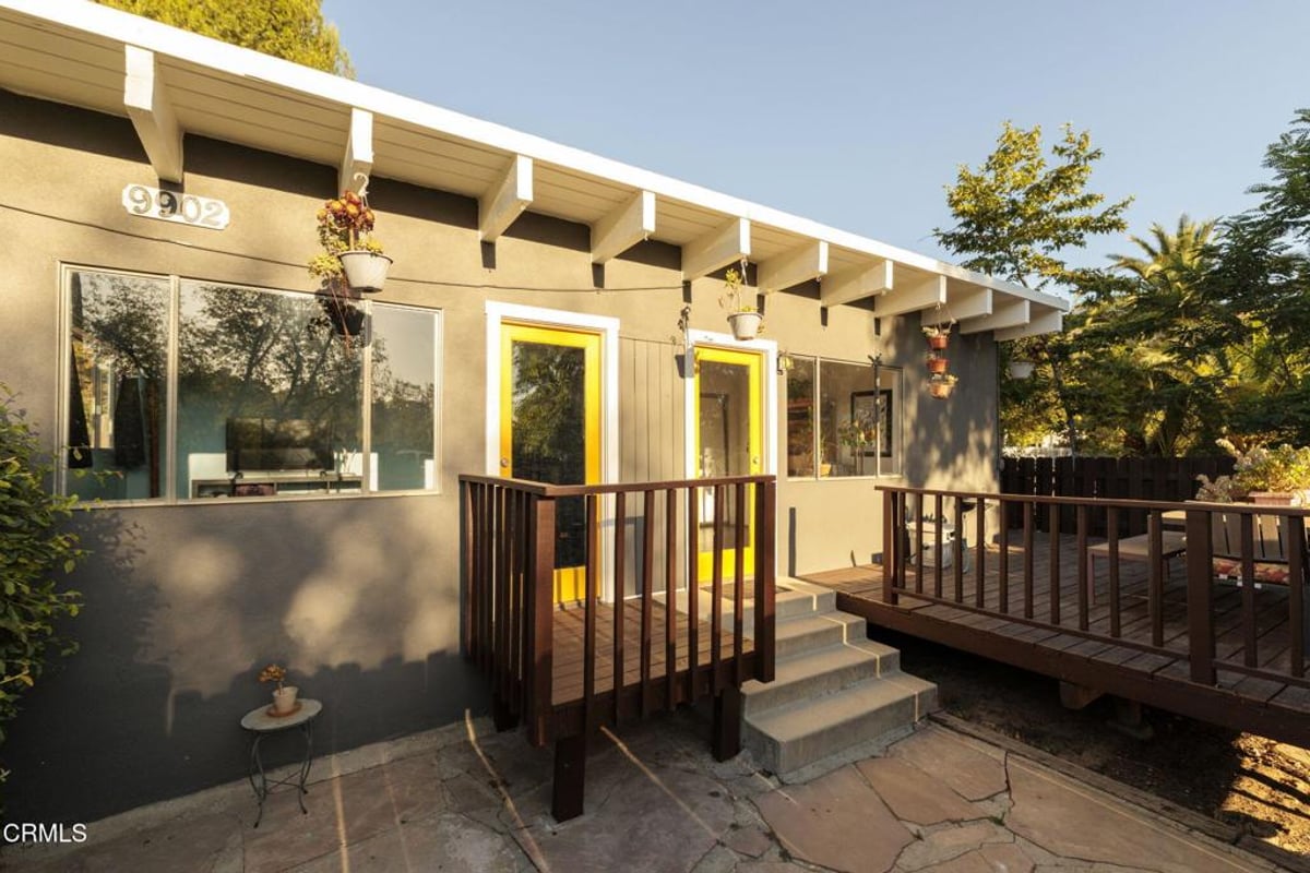 9900 Sunland Boulevard, Los Angeles, CA 91040 — photo 1 of 27