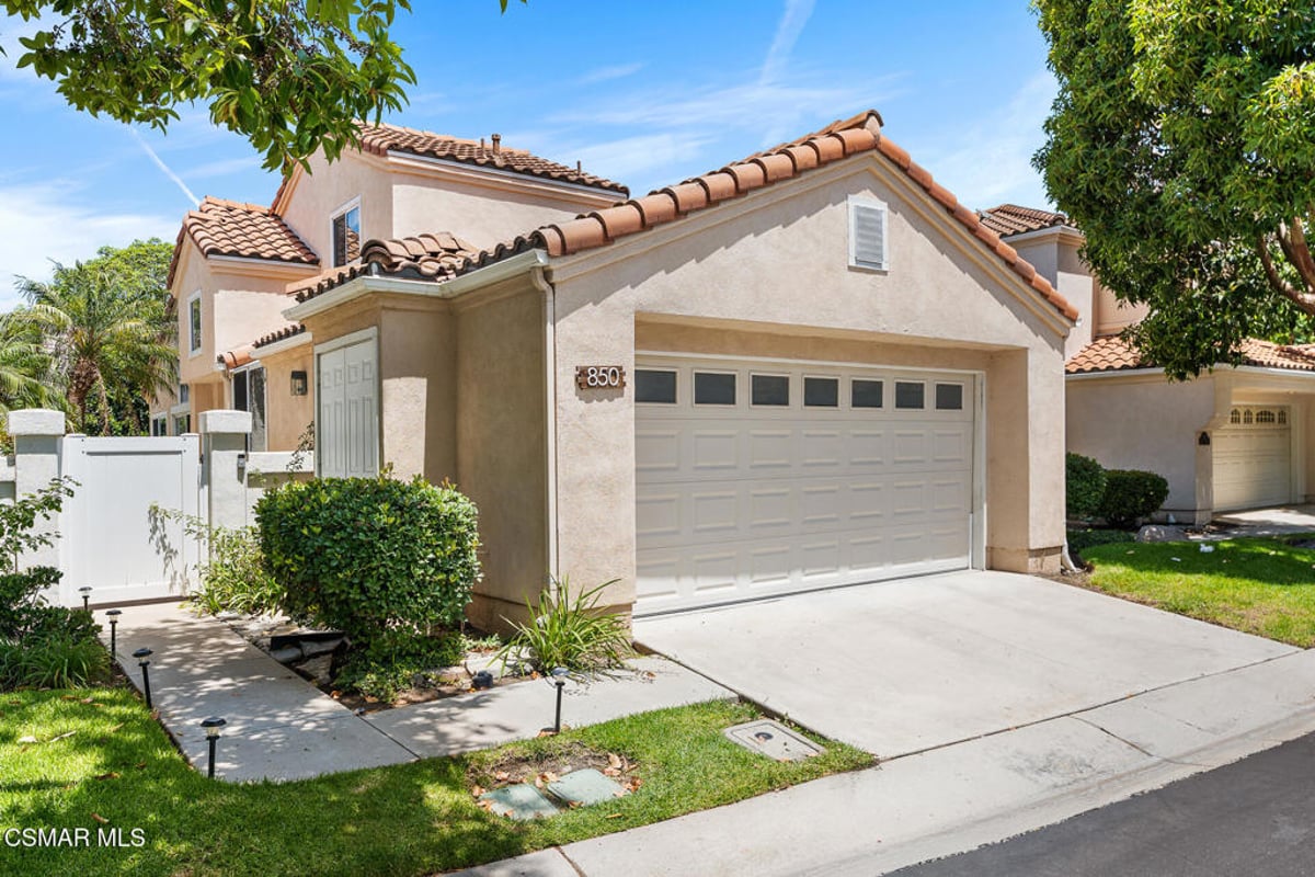 850 Vista Arriago, Camarillo, CA 93012 — photo 1 of 38