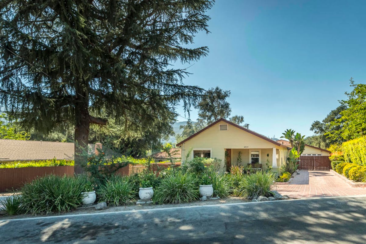4021 Liberty Avenue N, Glendale, CA 91214 — photo 1 of 54
