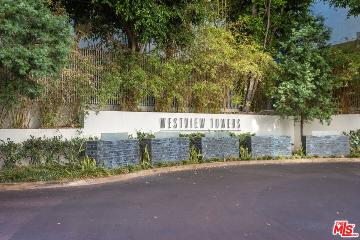 1155 N La Cienega Boulevard 110, West Hollywood, CA 90069 — photo 1 of 46