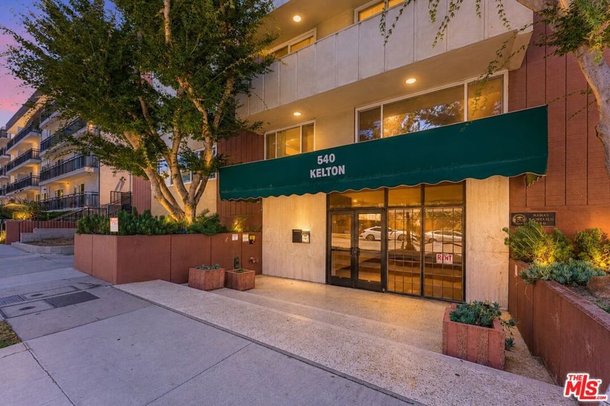 540 Kelton Avenue 501, Los Angeles, CA 90024 — photo 1 of 17