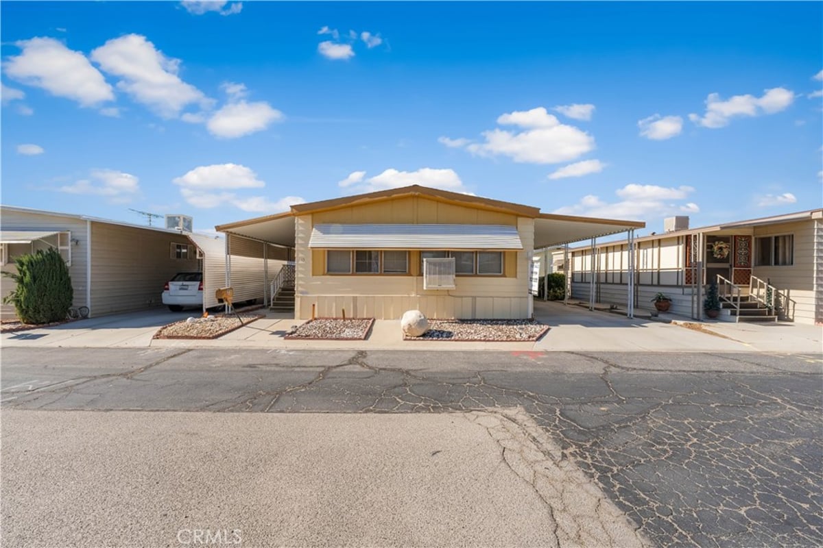 2550 E Avenue I 15, Lancaster, CA 93535 — photo 1 of 11