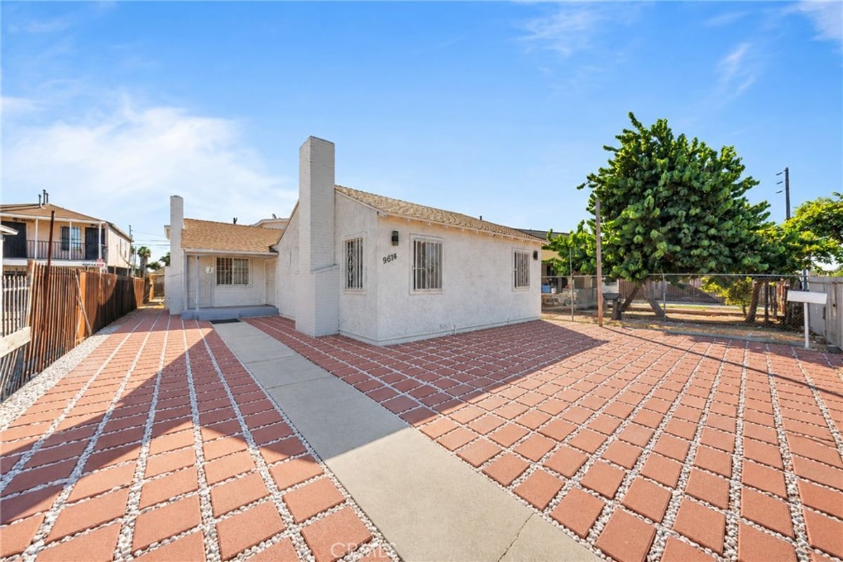 9614 Graham Ave, Los Angeles, CA 90002 — photo 1 of 59