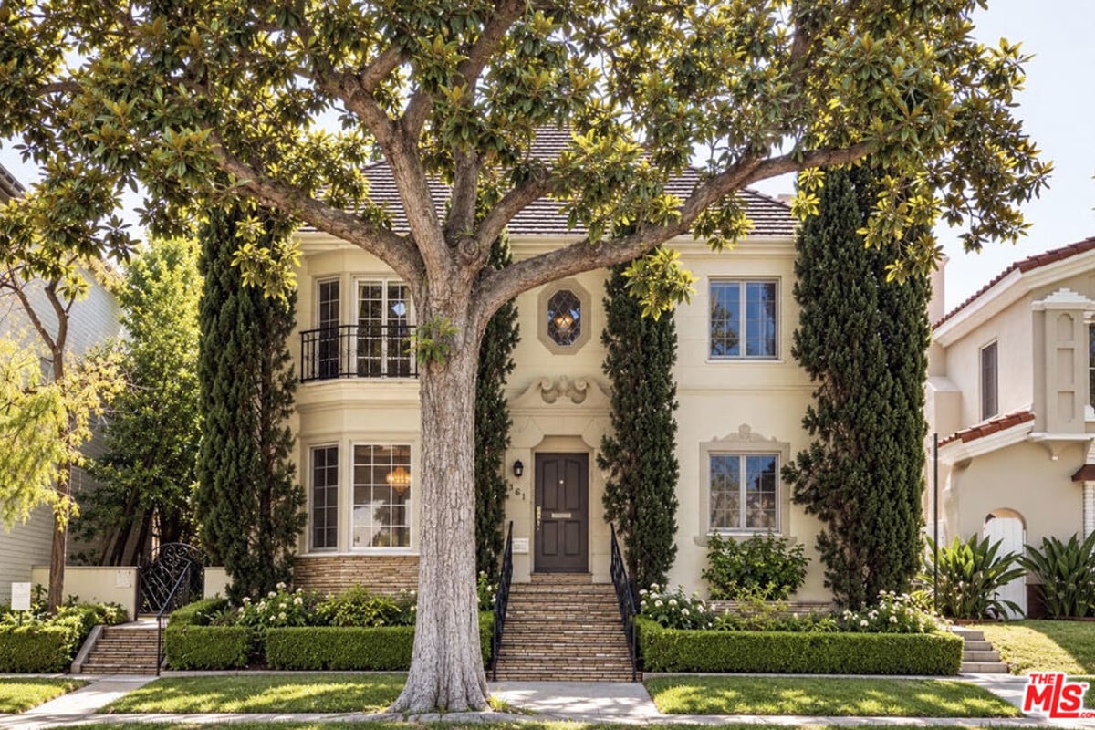 361 1/2 S Doheny Drive, Beverly Hills, CA 90211 — photo 1 of 18